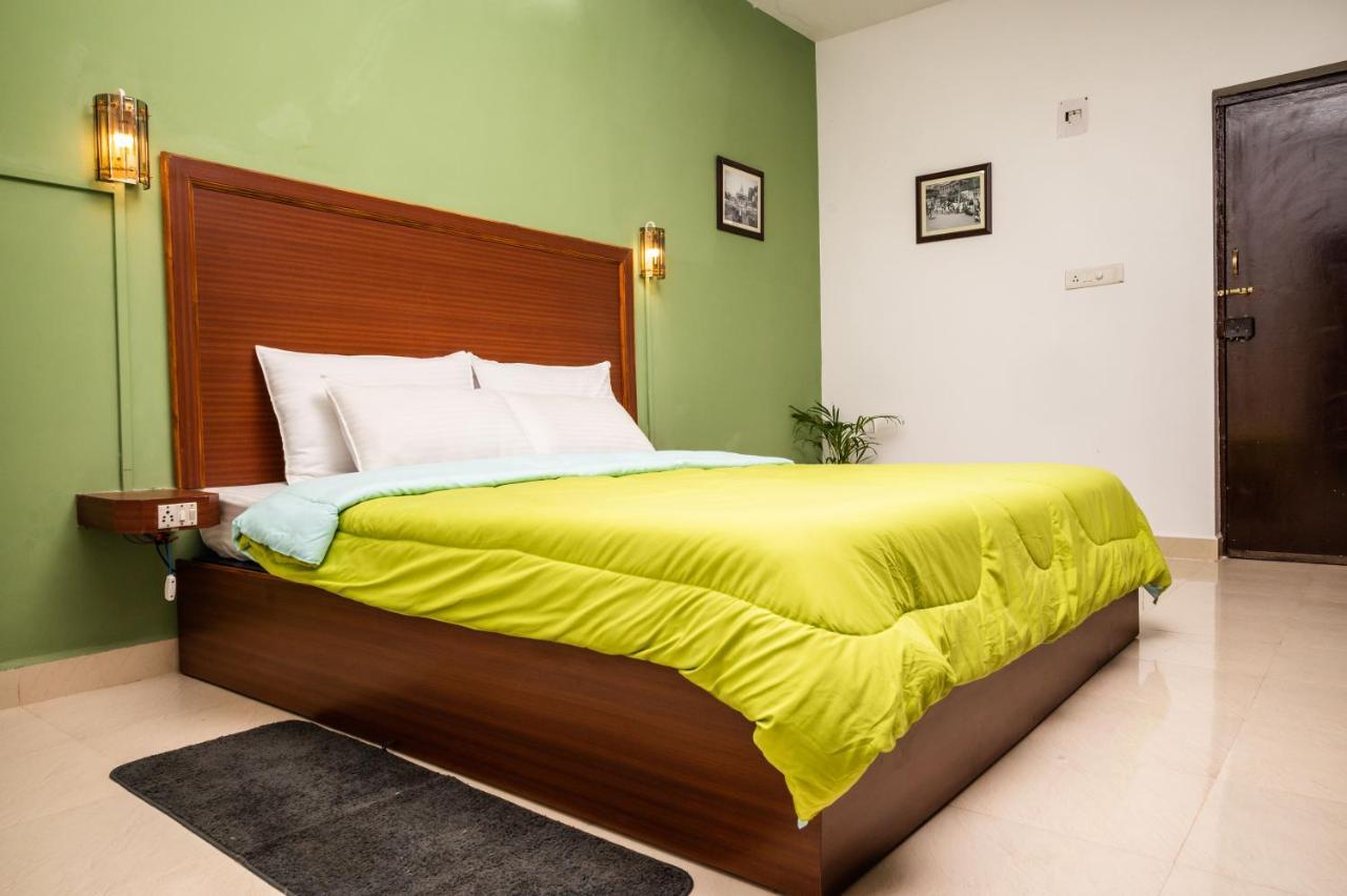 Royal Orbit Hotel *