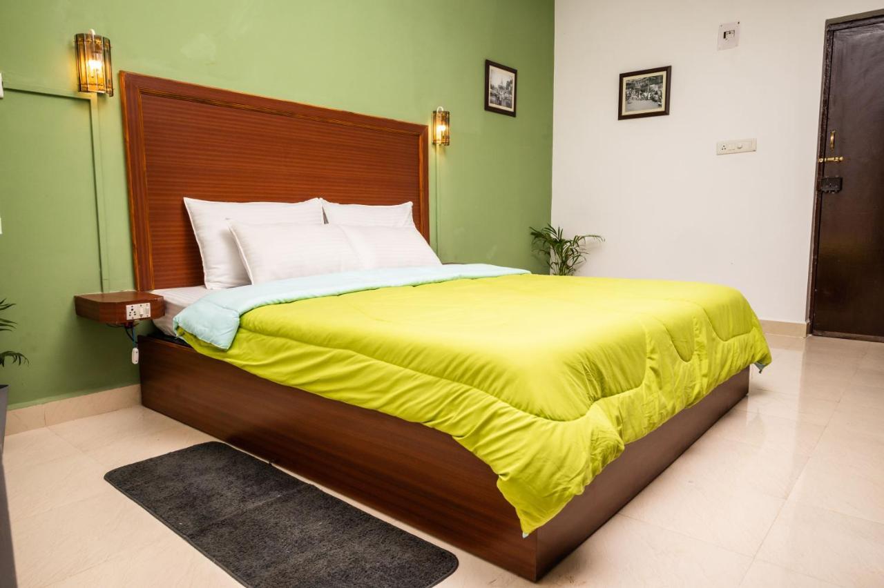 Royal Orbit Hotel *